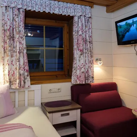 Gasthof Hirschen 여관 *